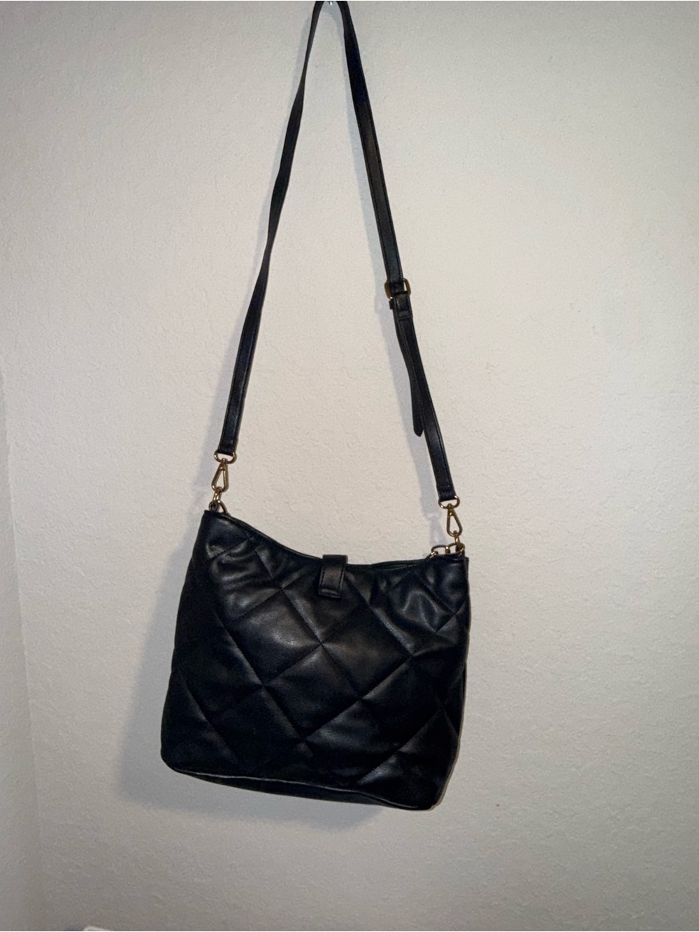 Rachel Zoe Black Quilted Crossbody Shoulder Bag Gold Chain Adjustable Strap - Picture 4 of 12